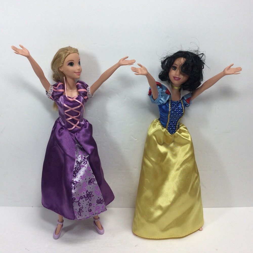 Disney Princess‎ dolls Snow White Barbie & Rapunzel Barbie 11in tall Adjustable